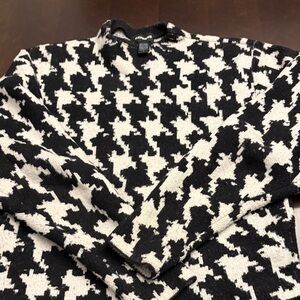 Express Monochrome Houndstooth Turtleneck Sweater